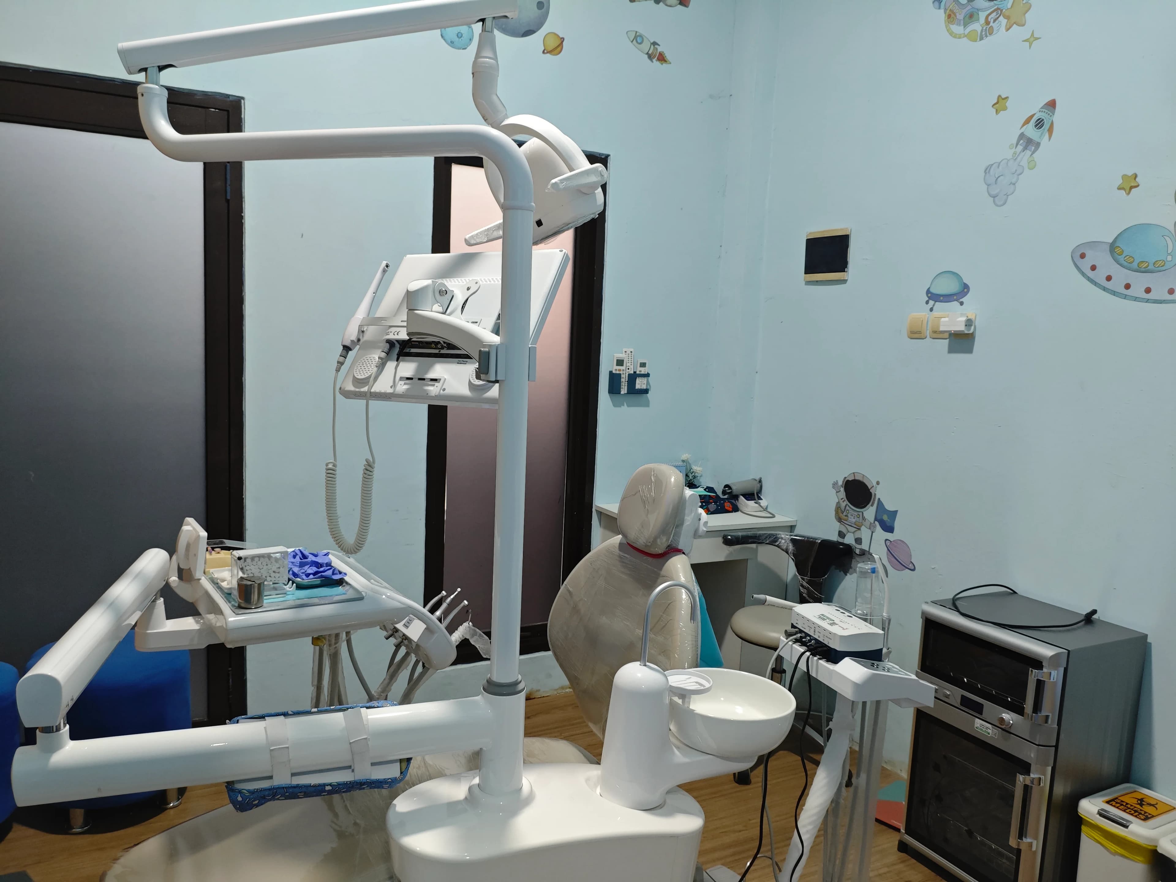 SpaceKids pediatric dental treatment room