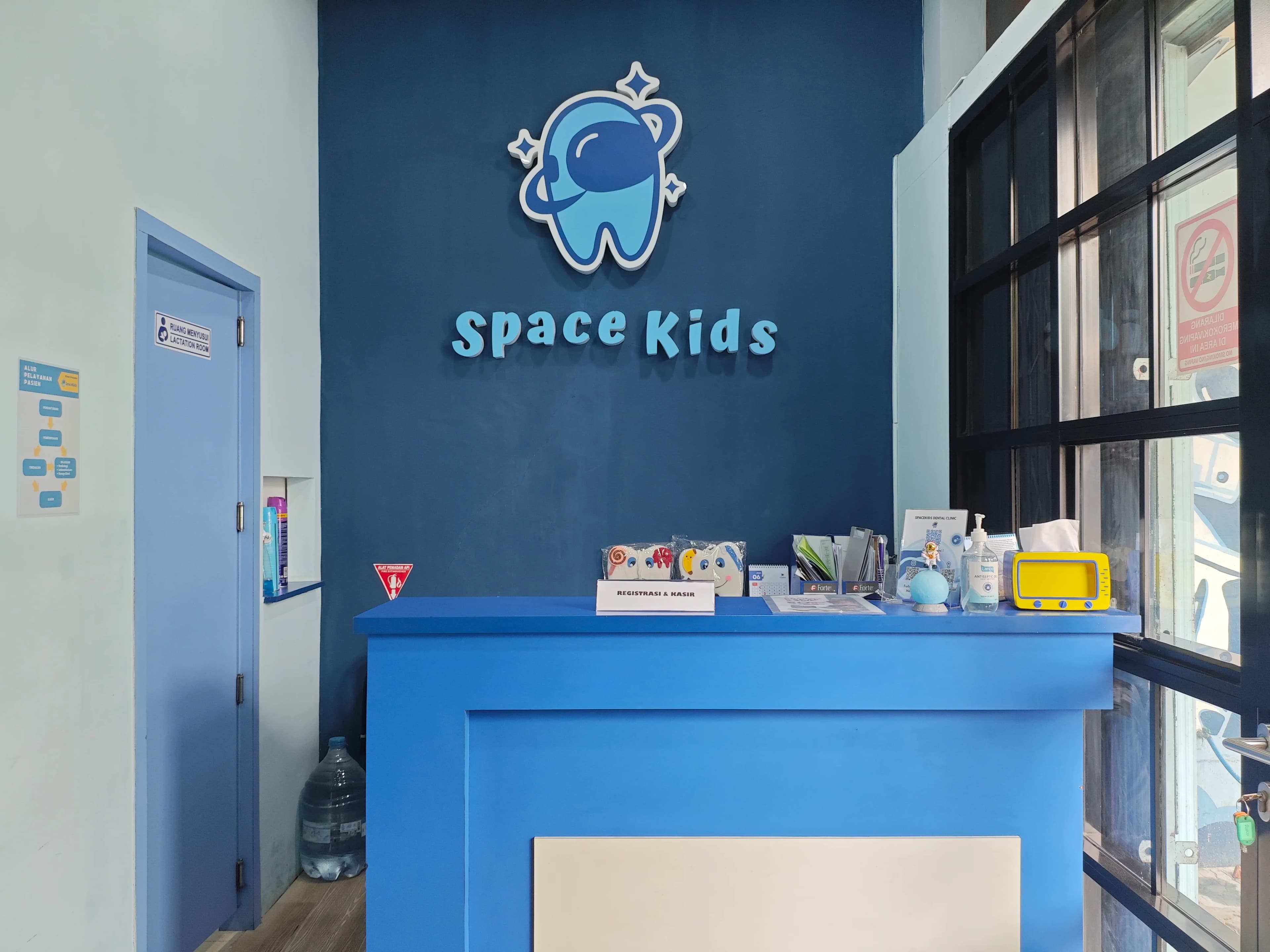 SpaceKids reception desk and clinic entrance